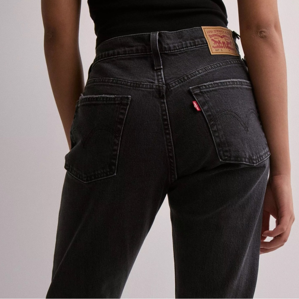 Distressed Levi’s 501 Skinny